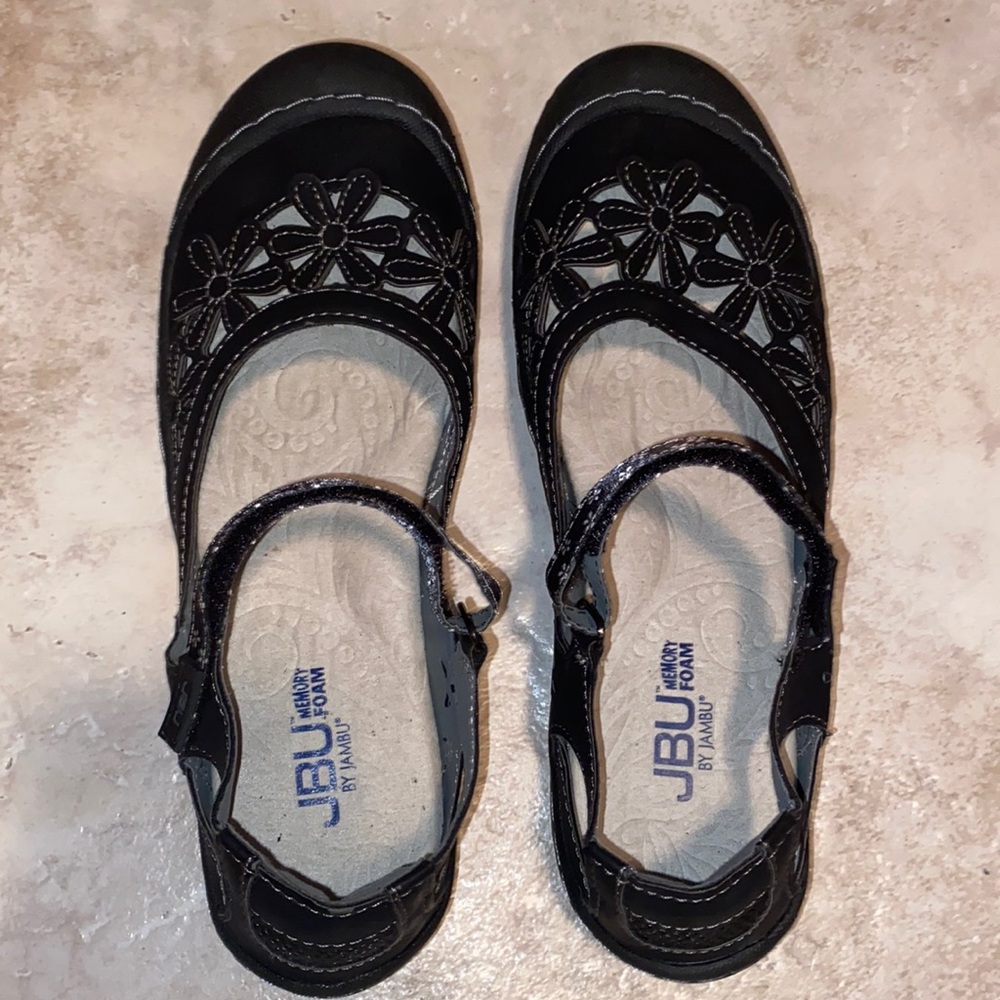 Woman’s Mary Jane shoes, Size 9